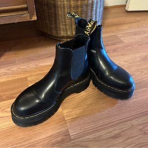 DR. MARTENS 2976 Quad Platform Black Womens Chelsea Boots